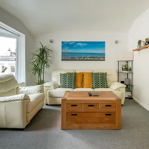 https://brighton-hove-beach-group-or-family-fun.brighton-hotels-england.com